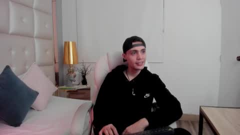 dark_sun333 online show from December 2025 04:52:01 AM