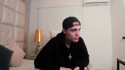 dark_sun333 online show from January 2026 11:10:01 PM