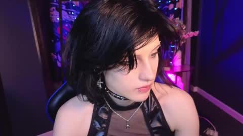 Vamp  online show from February 2025 04:08:02 AM