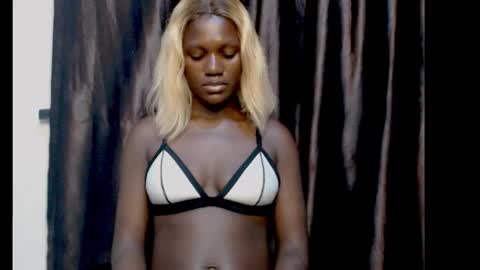 Snapshot of darkchocoxx chatting on September 2025 09:27:02 PM sexygal online show from September 2025 09:27:02 PM