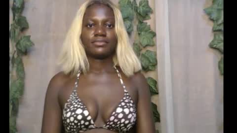 Snapshot of darkchocoxx chatting on September 2025 02:14:01 AM sexygal online show from September 2025 02:14:01 AM