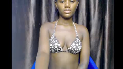 Snapshot of darkchocoxx chatting on October 2025 10:43:02 AM sexygal online show from October 2025 10:43:02 AM