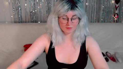 Kelly online show from September 2025 01:04:01 PM