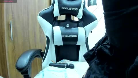 Snapshot of darkkittenuwu chatting on March 2025 10:41:02 PM Hi Im Yuri independent modelhelp me get my 111 hands upuwu online show from March 2025 10:41:02 PM