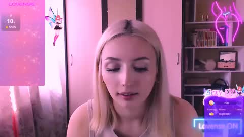 Snapshot of darklovebby chatting on March 2025 06:33:02 AM Lana Jack and Tom online show from March 2025 06:33:02 AM