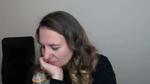 Anna online show from October 2025 04:51:02 PM