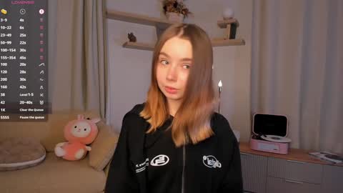 Elizabeth online show from September 2025 07:14:01 PM