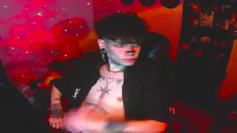   online show from October 2025 04:35:01 AM