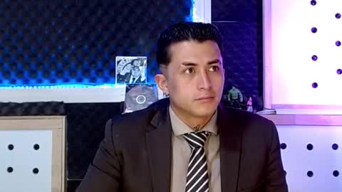 DARKO0717 online show from December 2024 05:55:02 PM