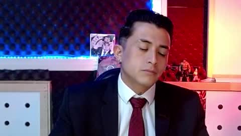 DARKO0717 online show from December 2024 05:53:02 PM