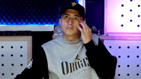 DARKO0717 online show from December 2024 09:58:02 PM