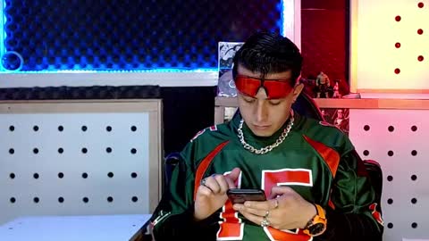 DARKO0717 online show from December 2024 04:42:01 PM