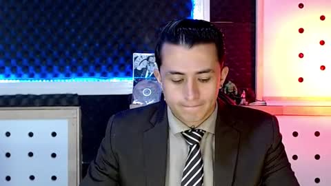 DARKO0717 online show from December 2024 02:13:02 PM