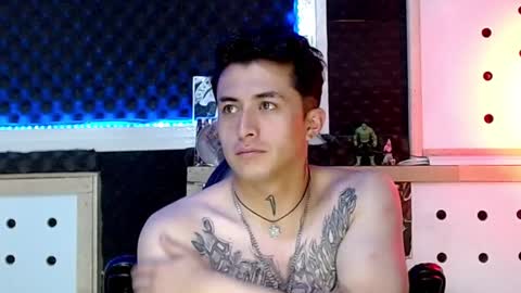 DARKO0717 online show from December 2024 01:40:02 AM