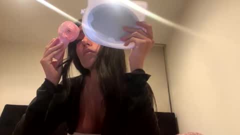 darkpleasuress online show from May 2026 06:22:02 AM