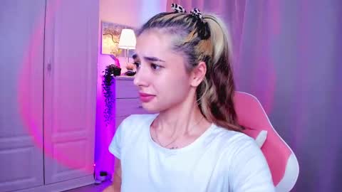 Belle online show from February 2025 05:34:01 AM