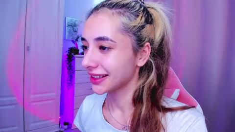 Belle online show from February 2025 08:40:01 AM