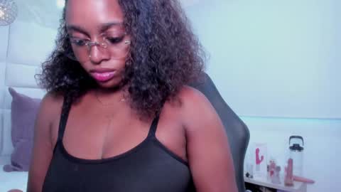 Darle Volant online show from November 2025 08:44:01 PM