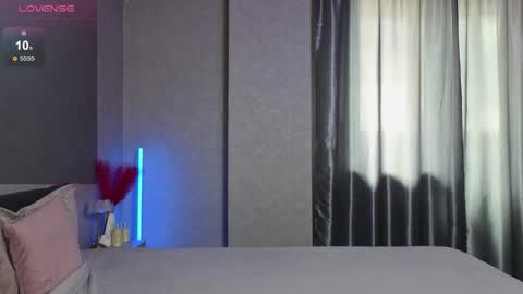 darlenedolce online show from September 2025 11:00:02 AM