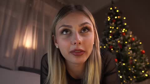 Darline online show from December 2024 09:08:01 PM