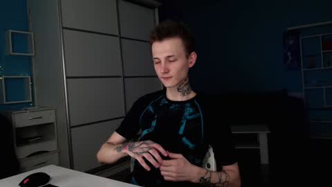 Snapshot of darling__oliver chatting on January 2025 03:07:01 PM your lovely Oli online show from January 2025 03:07:01 PM