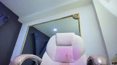 Snapshot of darlingbdsm_ chatting on January 2025 12:49:02 PM Darling online show from January 2025 12:49:02 PM