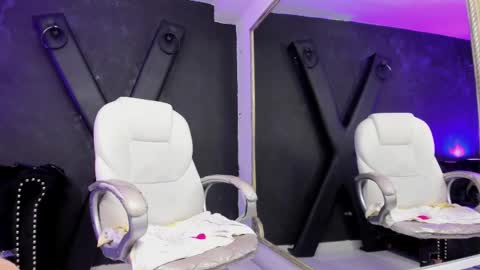 Snapshot of darlingbdsm_ chatting on February 2025 06:32:02 PM Darling online show from February 2025 06:32:02 PM