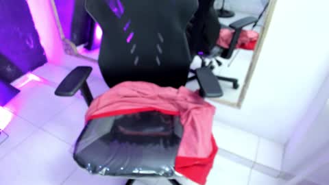 Snapshot of darlingbdsm_ chatting on September 2025 12:38:01 PM Darling online show from September 2025 12:38:01 PM