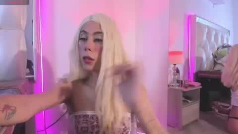 darlyn_tenderhot__ online show from April 2026 05:07:01 PM