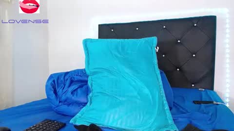 Snapshot of darlyng_cazanova chatting on January 2025 01:35:01 AM louis davila online show from January 2025 01:35:01 AM