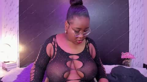  Darnell Queen online show from November 2025 04:44:01 AM