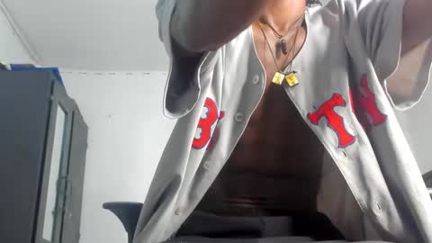 Snapshot of darwin_jhonson chatting on February 2025 11:32:02 AM Darwin online show from February 2025 11:32:02 AM