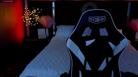 Snapshot of daryana_gray chatting on June 2026 06:15:01 AM daryana_gray online show from June 2026 06:15:01 AM