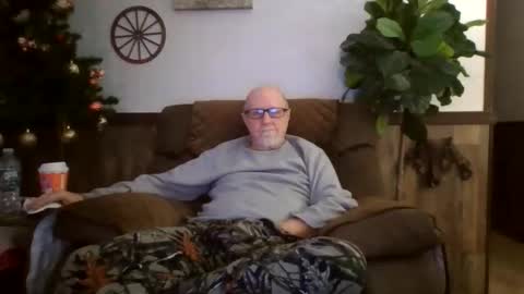 dave571960 online show from December 2025 12:56:02 PM