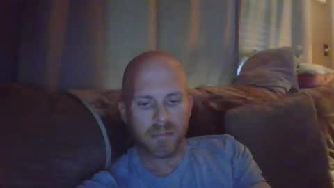 Snapshot of dave8404 chatting on November 2025 08:43:02 PM Dave online show from November 2025 08:43:02 PM