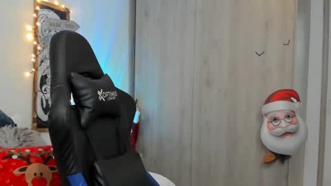 Snapshot of dave_max93 chatting on December 2024 03:11:02 PM DAVE MAX online show from December 2024 03:11:02 PM