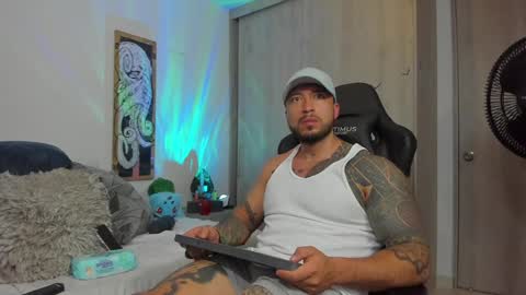 Snapshot of dave_max93 chatting on January 2025 07:07:02 PM DAVE MAX online show from January 2025 07:07:02 PM