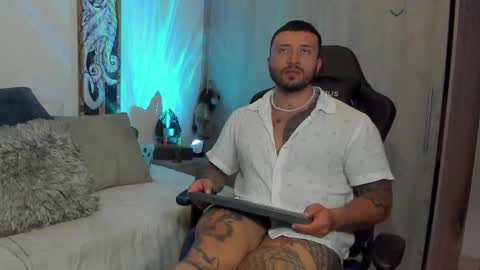 Snapshot of dave_max93 chatting on February 2025 02:30:01 AM DAVE MAX online show from February 2025 02:30:01 AM
