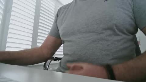 davesu12345 online show from February 2026 12:20:02 PM