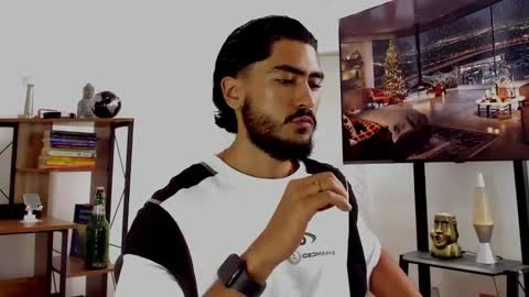 Snapshot of david_johnson372 chatting on December 2024 04:29:02 PM Hey im David that loves to explore and speak their fantasies. Very open talktative and nice. Feel free to chat with me online show from December 2024 04:29:02 PM