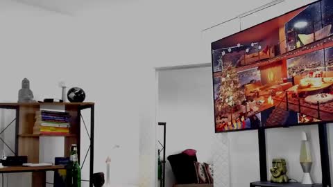 Snapshot of david_johnson372 chatting on December 2024 02:06:01 PM Hey im David that loves to explore and speak their fantasies. Very open talktative and nice. Feel free to chat with me online show from December 2024 02:06:01 PM
