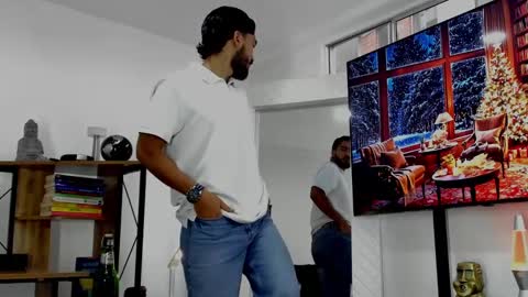 Snapshot of david_johnson372 chatting on December 2024 11:29:02 AM Hey im David that loves to explore and speak their fantasies. Very open talktative and nice. Feel free to chat with me online show from December 2024 11:29:02 AM