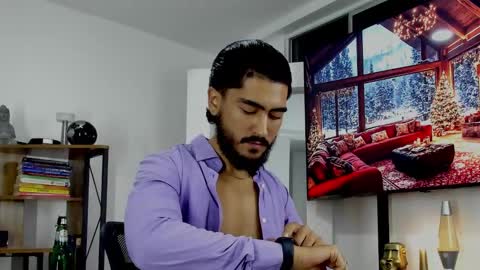 Snapshot of david_johnson372 chatting on December 2024 01:11:01 AM Hey im David that loves to explore and speak their fantasies. Very open talktative and nice. Feel free to chat with me online show from December 2024 01:11:01 AM