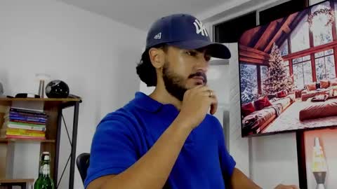Snapshot of david_johnson372 chatting on December 2024 04:13:01 AM Hey im David that loves to explore and speak their fantasies. Very open talktative and nice. Feel free to chat with me online show from December 2024 04:13:01 AM