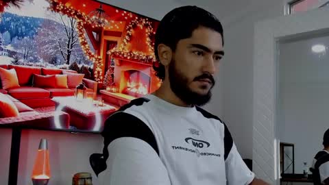 Snapshot of david_johnson372 chatting on December 2024 11:44:01 AM Hey im David that loves to explore and speak their fantasies. Very open talktative and nice. Feel free to chat with me online show from December 2024 11:44:01 AM