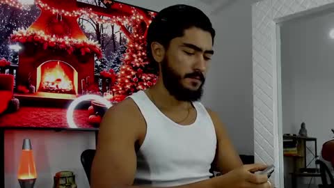 Snapshot of david_johnson372 chatting on December 2024 11:21:01 AM Hey im David that loves to explore and speak their fantasies. Very open talktative and nice. Feel free to chat with me online show from December 2024 11:21:01 AM