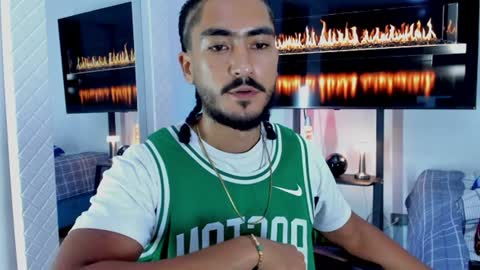 Snapshot of david_johnson372 chatting on June 2026 12:22:02 AM Hey im David that loves to explore and speak their fantasies. Very open talktative and nice. Feel free to chat with me online show from June 2026 12:22:02 AM
