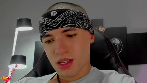 Snapshot of david_jons7 chatting on December 2024 02:03:02 AM David Jons online show from December 2024 02:03:02 AM