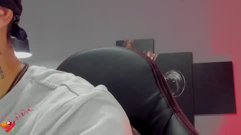 Snapshot of david_jons7 chatting on December 2024 11:56:02 PM David Jons online show from December 2024 11:56:02 PM