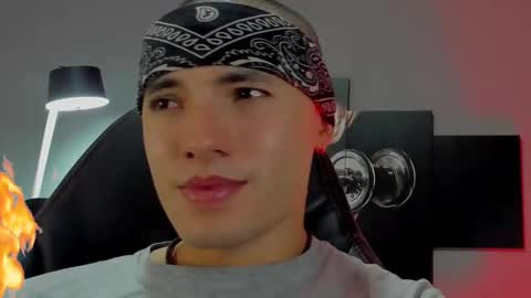 Snapshot of david_jons7 chatting on January 2025 12:27:01 AM David Jons online show from January 2025 12:27:01 AM